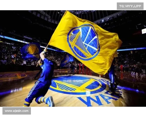 勇士队主场作战,展现无敌实力 勇士队主场作战,展现无敌实力