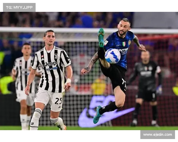 意大利杯拉齐奥对阵尤文图斯米林科维奇头球攻门